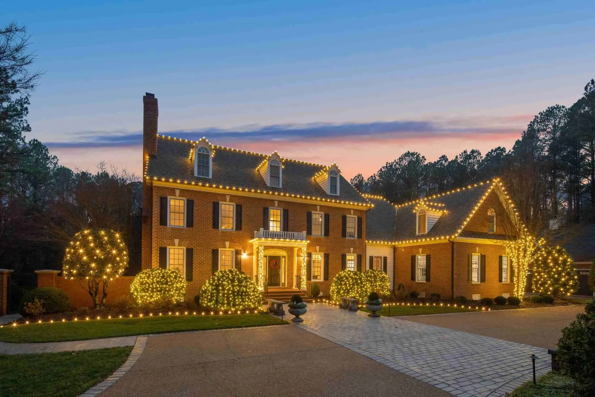 Smart homeowner guide to professional holiday lighting